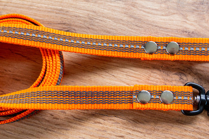 Orange Reflexkoppel med Antiglid och Twist-Lock karbinhake, 20 mm