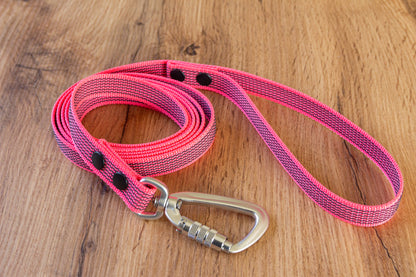 Neonrosa Antiglidkoppel med Twist-Lock karbinhake, 20 mm