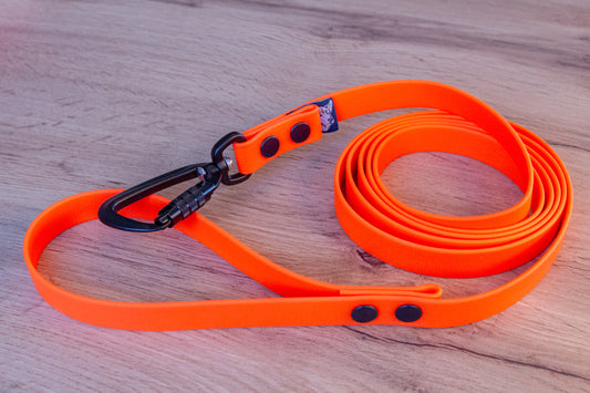 Neon-orange Biothane hundkoppel med Twist-Lock karbinhake, 20 mm