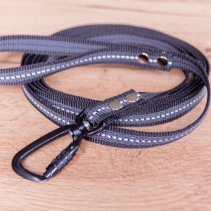 Svart Reflexkoppel med Antiglid och Twist-Lock karbinhake, 20 mm