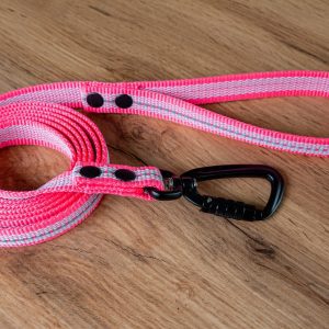 Rosa Reflexkoppel med Antiglid och Twist-Lock karbinhake, 20 mm