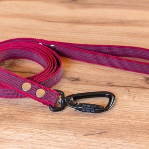 Vinrött Antiglidkoppel med Twist-Lock karbinhake, 20 mm