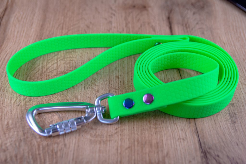 Hexa Neongrön hundkoppel med Twist-Lock karbinhake, 20 mm