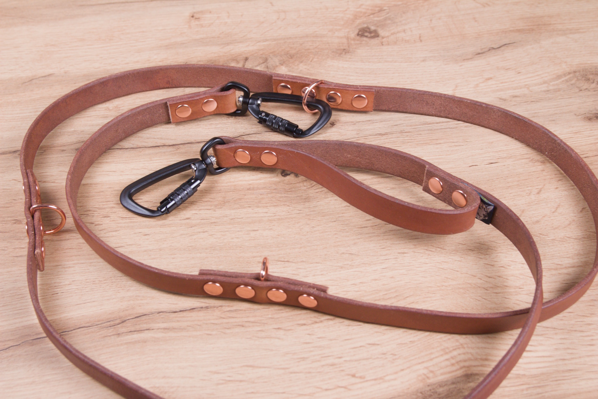 Justerbart hundkoppel med Twist-Lock karbinhake, 20 mm, flera material och färger