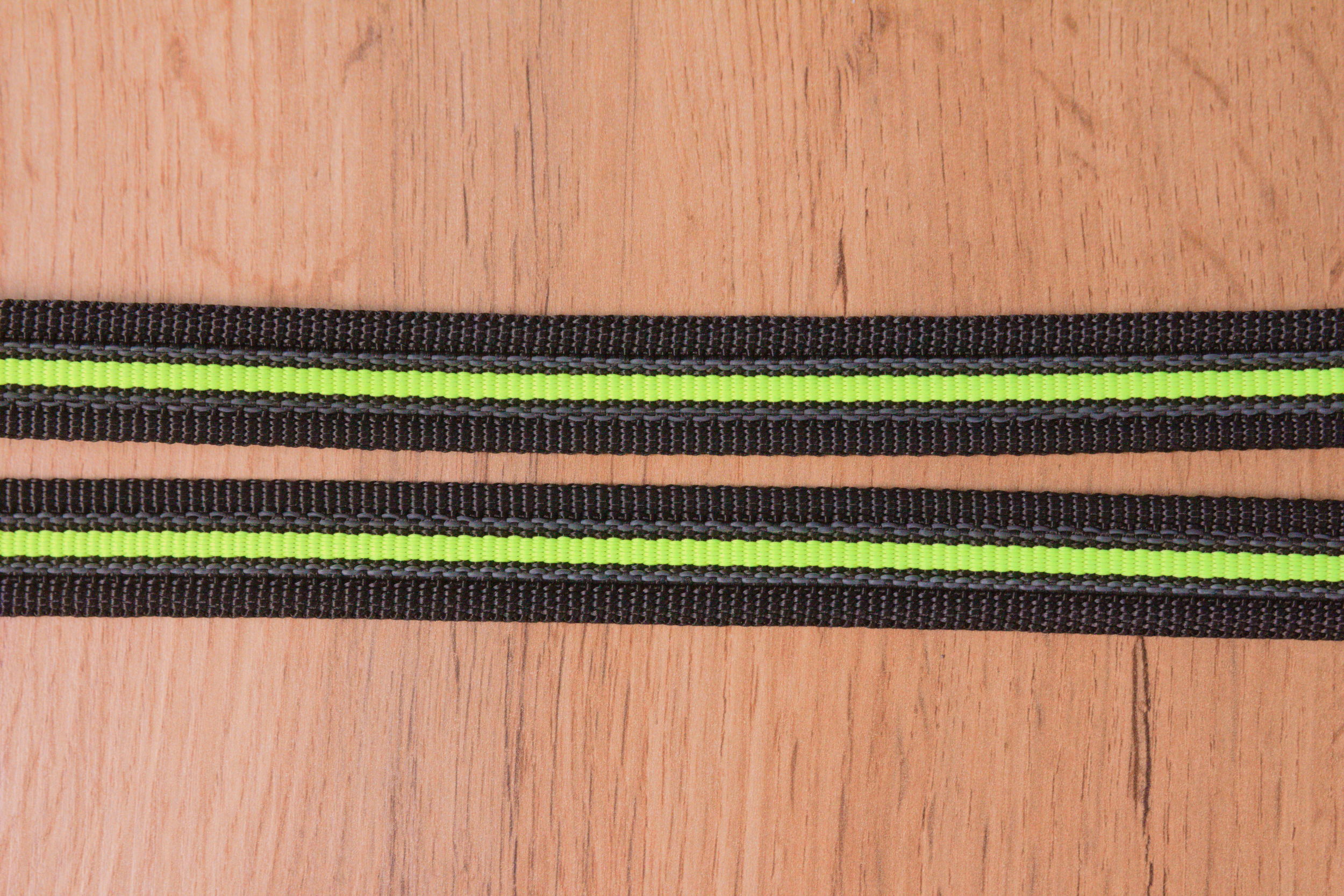 Neongult & Svart Antiglidkoppel med Twist-Lock karbinhake, 20 mm - Bild 2
